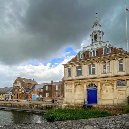 Double Bedroom, Kings Lynn, New Renovated Bathroom Кингс Лин Екстериор снимка
