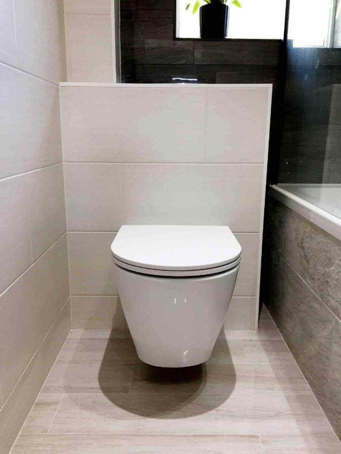 Double Bedroom, Kings Lynn, New Renovated Bathroom Кингс Лин Екстериор снимка