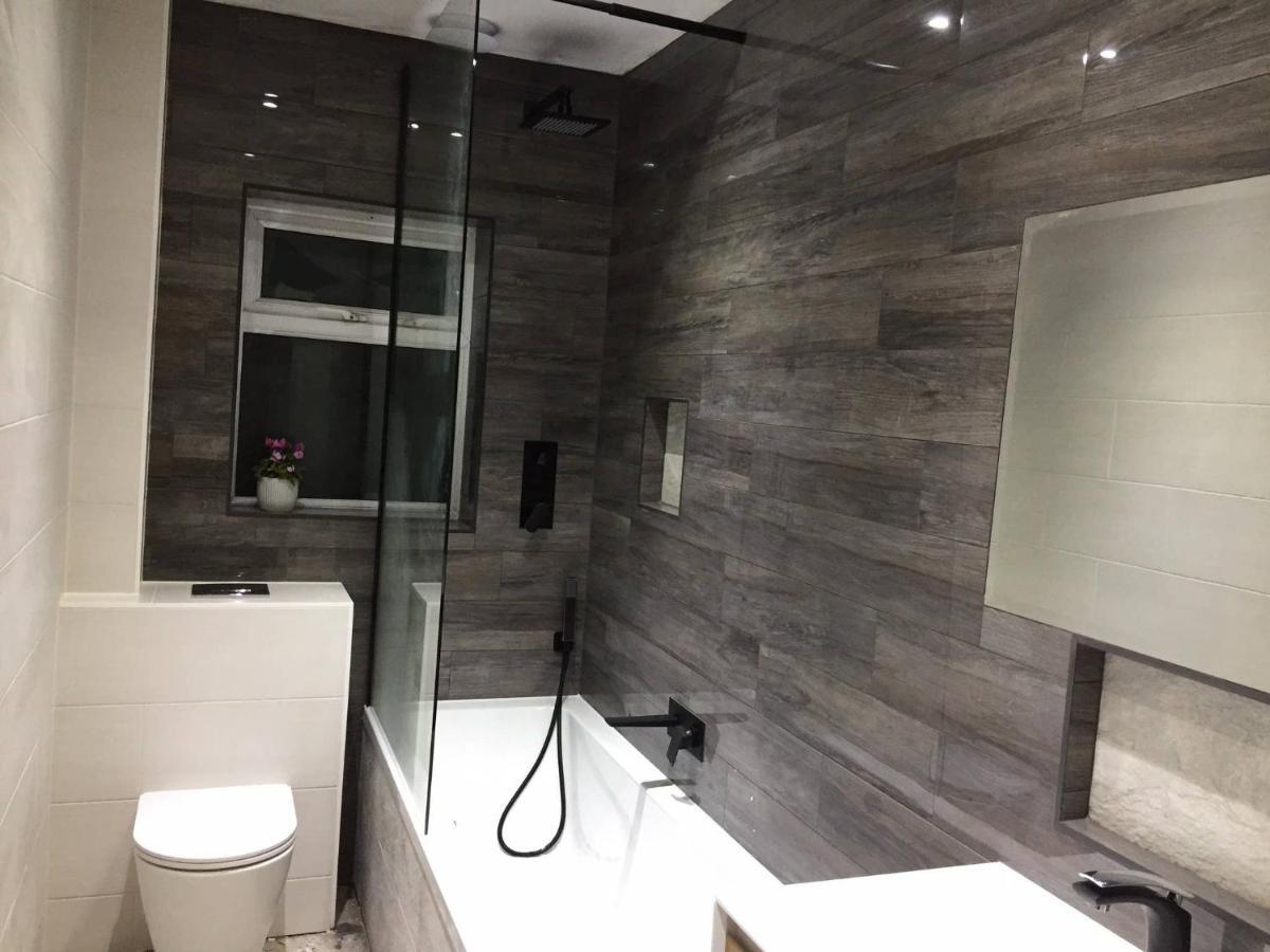 Double Bedroom, Kings Lynn, New Renovated Bathroom Кингс Лин Екстериор снимка