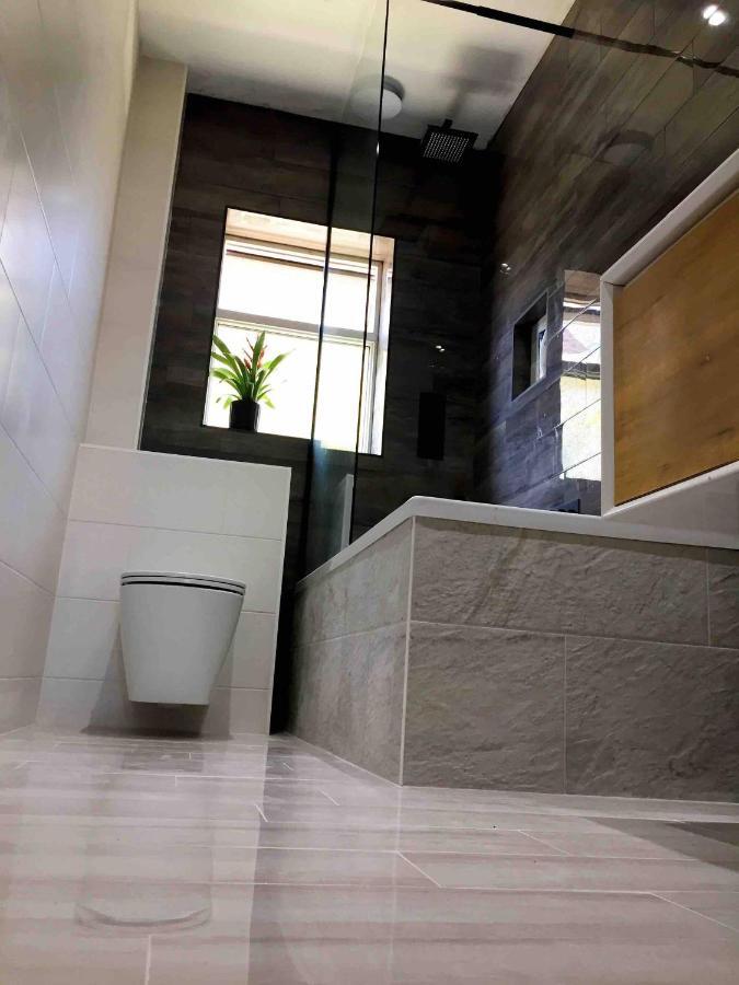 Double Bedroom, Kings Lynn, New Renovated Bathroom Кингс Лин Екстериор снимка